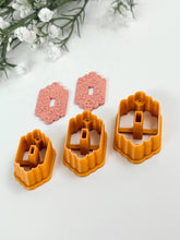 Load image into Gallery viewer, Vintage Scalloped Donut with Drill Guides Polymer Clay Cutter
