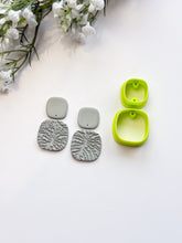 Load image into Gallery viewer, Duo Organic Square Set with Drill Guides Polymer Clay Cutters
