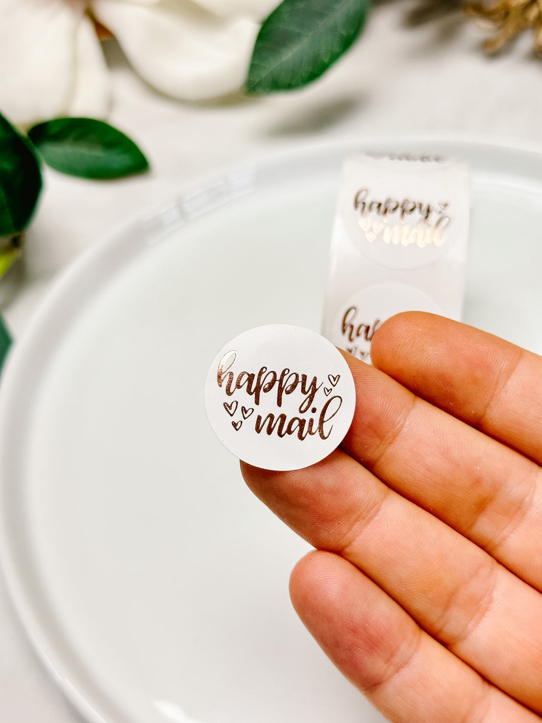 Roll of 500pcs “Happy Mail” Packing Stickers in Rose Gold