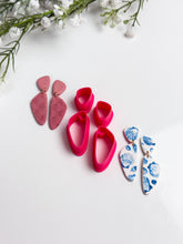 Load image into Gallery viewer, Duo Organic Triangles with Drill Guides Polymer Clay Cutter Set PCC1843
