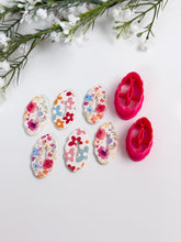 Load image into Gallery viewer, Scalloped Oval Donut Polymer Clay Cutter PCC1850

