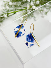 Load image into Gallery viewer, The Purple Flower Elegant Hoops (also in silver)
