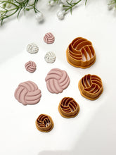 Load image into Gallery viewer, Knot Polymer Clay Cutter
