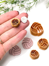 Load image into Gallery viewer, Knot Polymer Clay Cutter
