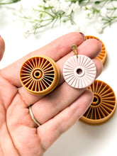 Load image into Gallery viewer, Corduroy Circle Polymer Clay Cutter
