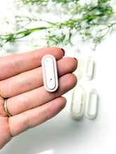 Load image into Gallery viewer, Long Oval Embedded Polymer Clay Cutter
