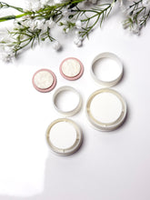 Load image into Gallery viewer, Circle Embedded Polymer Clay Cutter
