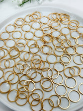 Load image into Gallery viewer, 18K Gold Plated Brass Circle Bezel Connector
