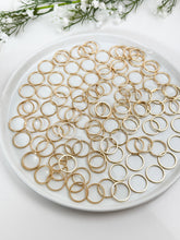 Load image into Gallery viewer, 18K Gold Plated Brass Circle Bezel Connector
