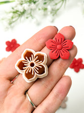 Load image into Gallery viewer, Pointy Flower Polymer Clay Cutter
