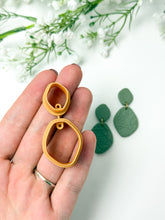 Load image into Gallery viewer, Duo Organic Set with Drill Guides Polymer Clay Cutters
