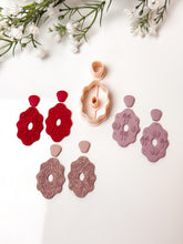 Load image into Gallery viewer, Duo Wavy Chunky Oval Set Donut Polymer Clay Cutter
