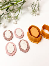 Load image into Gallery viewer, Elegant Frame Embedded Polymer Clay Cutter
