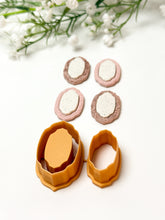 Load image into Gallery viewer, Elegant Frame Embedded Polymer Clay Cutter
