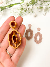 Load image into Gallery viewer, Duo Wavy Oval Set Donut Polymer Clay Cutter
