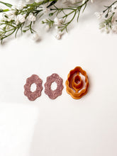 Load image into Gallery viewer, Wavy Oval Donut Polymer Clay Cutter
