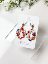 Load image into Gallery viewer, The Pressed Flower Scalloped Dangles
