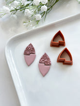 Load image into Gallery viewer, Sliced Pointy Leaf Polymer Clay Cutter Set
