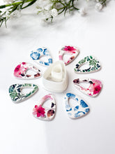 Load image into Gallery viewer, Organic Triangle Donut Polymer Clay Cutter PCC1797
