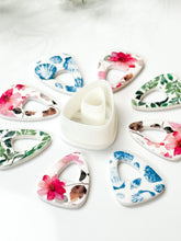 Load image into Gallery viewer, Organic Triangle Donut Polymer Clay Cutter PCC1797
