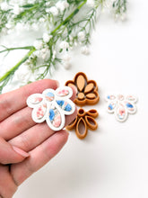 Load image into Gallery viewer, Art Deco Shell Embedded Polymer Clay Cutter PCC1799
