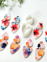 Load image into Gallery viewer, Duo Organic Triangle with Drill Guides Polymer Clay Cutter Set PCC1803
