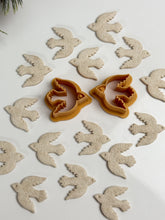 Load image into Gallery viewer, Bird Polymer Clay Cutter PCC1868
