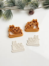 Load image into Gallery viewer, Santa's Sleigh Polymer Clay Cutter PCC1890
