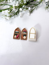 Load image into Gallery viewer, Bookshelf Pointy Arch Polymer Clay Cutter PCC1823
