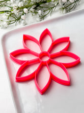 Load image into Gallery viewer, Daisy #3 Trinket Dish/Coaster Clay Cutter PCC1806
