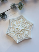 Load image into Gallery viewer, Snowflake #6 Trinket Dish/Coaster Clay Cutter PCC1897
