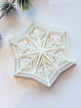 Load image into Gallery viewer, Snowflake #6 Trinket Dish/Coaster Clay Cutter PCC1897

