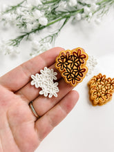 Load image into Gallery viewer, Floral Bunch Embossed Polymer Clay Cutter
