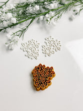 Load image into Gallery viewer, Floral Bunch Embossed Polymer Clay Cutter
