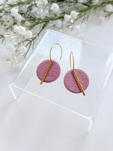 Load image into Gallery viewer, The Textured Round Hoops In Mauve Purple
