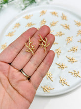 Load image into Gallery viewer, 18K Real Gold Plated Branch Connector with Two Holes

