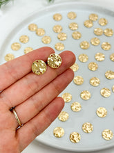 Load image into Gallery viewer, 18K Real Gold Plated Hammered Circle Connector with Two Holes
