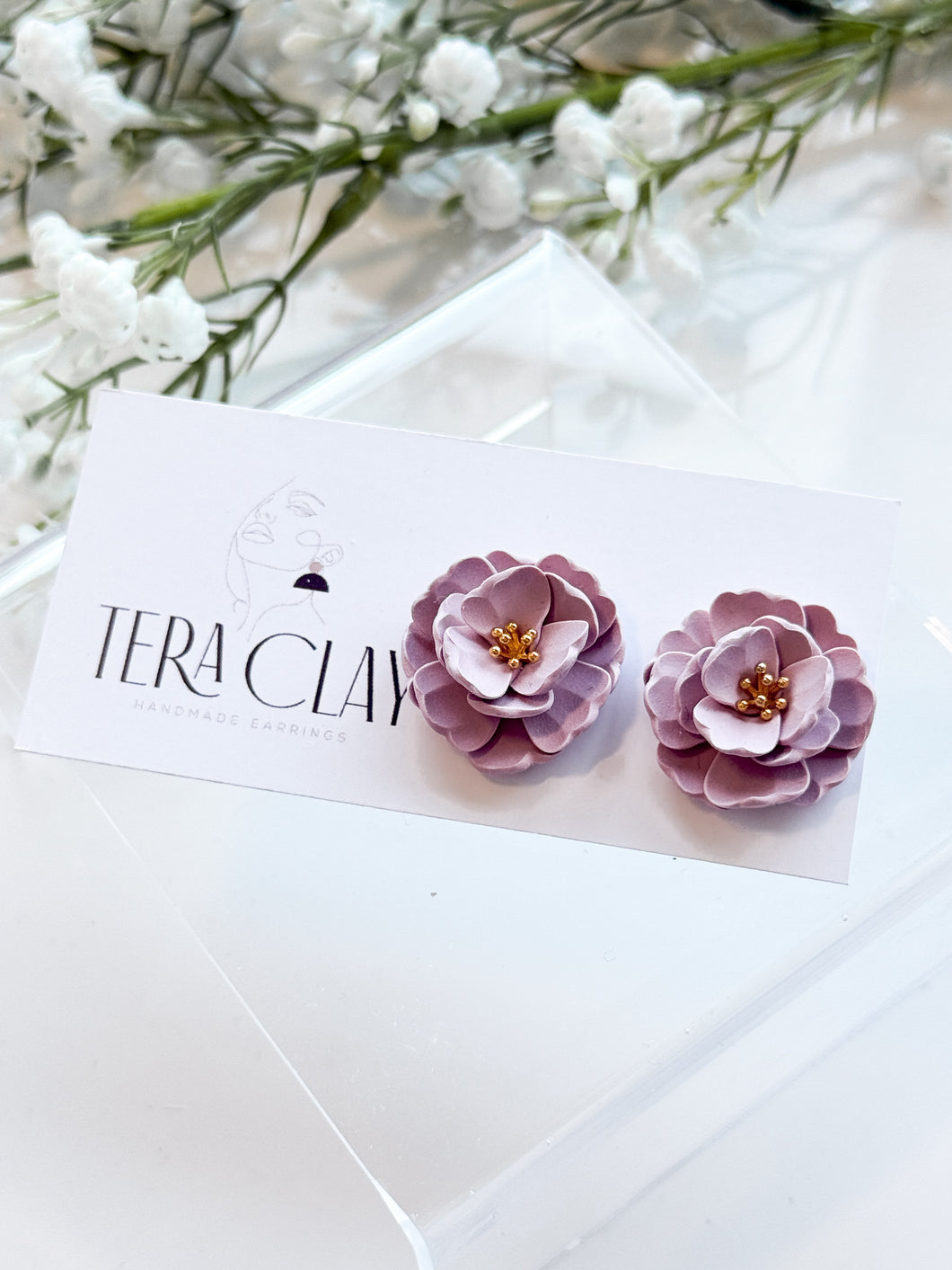 The Statement Studs in Lilac