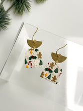 Load image into Gallery viewer, The All Things Christmas Arches
