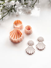Load image into Gallery viewer, Scalloped Shell Polymer Clay Cutter
