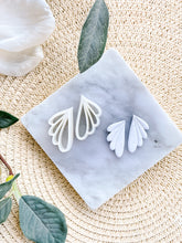 Load image into Gallery viewer, Scalloped Wings 4-fold Mirrored Set Polymer Clay Cutters

