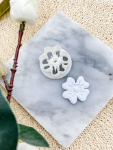 Load image into Gallery viewer, Detailed Organic Flower Polymer Clay Cutter
