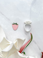 Load image into Gallery viewer, Strawberry Set Polymer Clay Cutter
