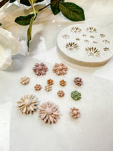 Load image into Gallery viewer, Stud Floral Mold #7
